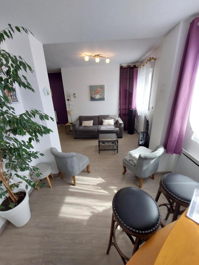 62 M2 Ensoleille Parking Gratuit Sur Place Apartment *
